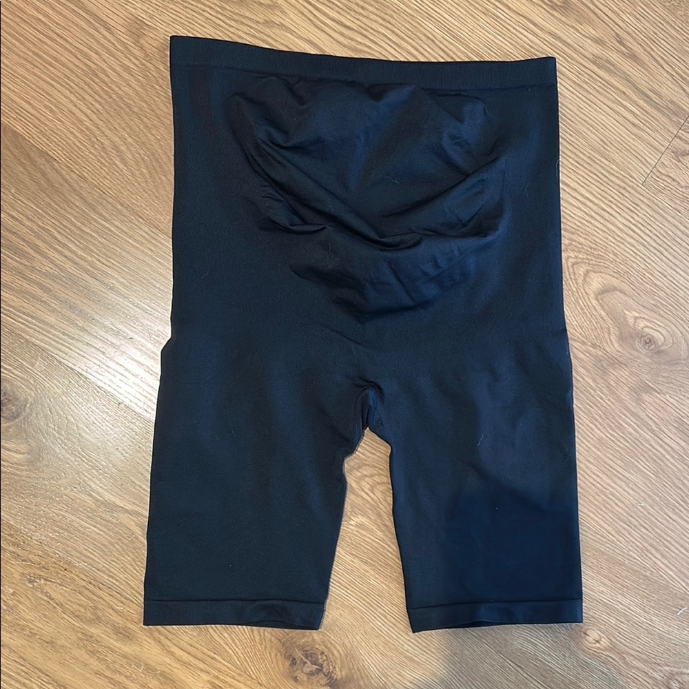 Maternity Motherhood, black legging shorts